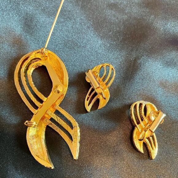 Vintage 80s brooch and clip earring set - Picture 7 of 10